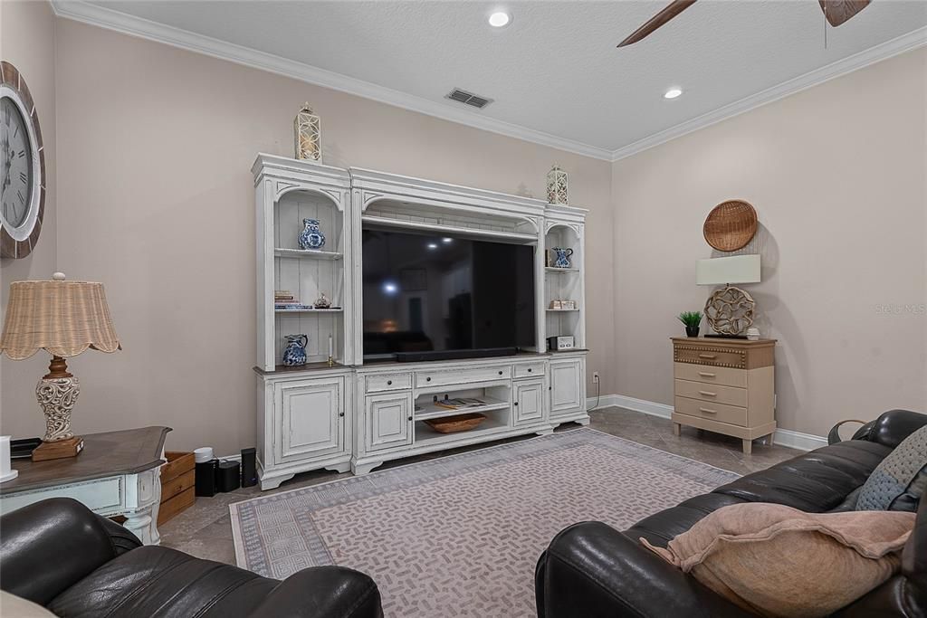 Active With Contract: $899,000 (3 beds, 3 baths, 2057 Square Feet)