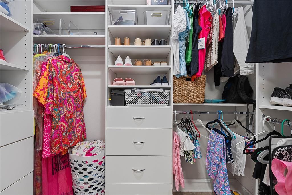 Active With Contract: $899,000 (3 beds, 3 baths, 2057 Square Feet)