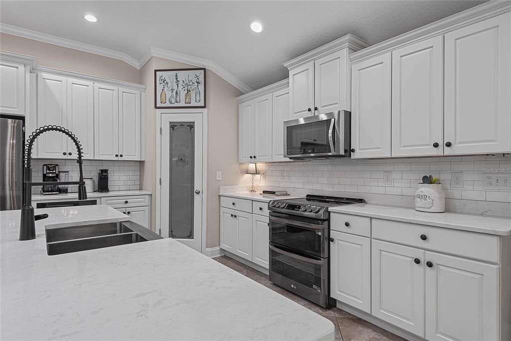 Active With Contract: $899,000 (3 beds, 3 baths, 2057 Square Feet)