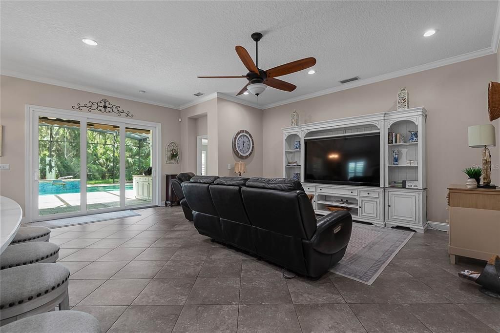 Active With Contract: $899,000 (3 beds, 3 baths, 2057 Square Feet)