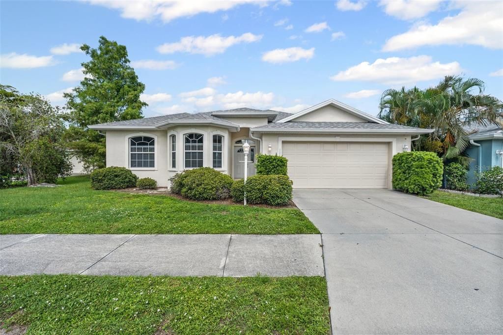 For Sale: $410,000 (3 beds, 2 baths, 1553 Square Feet)
