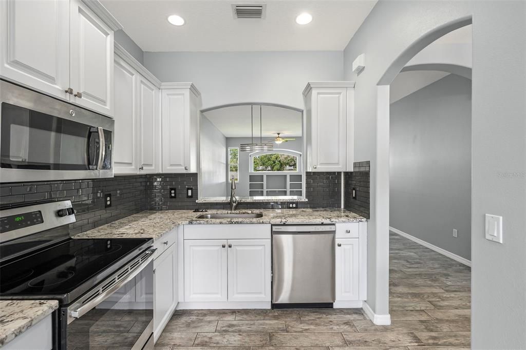 For Sale: $410,000 (3 beds, 2 baths, 1553 Square Feet)