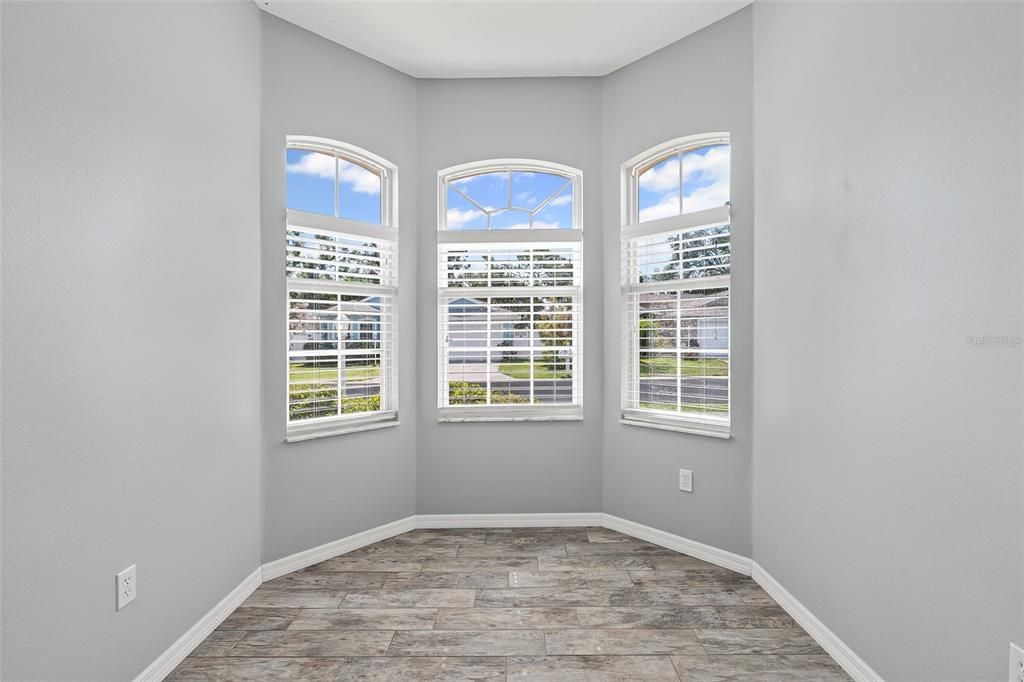 For Sale: $410,000 (3 beds, 2 baths, 1553 Square Feet)