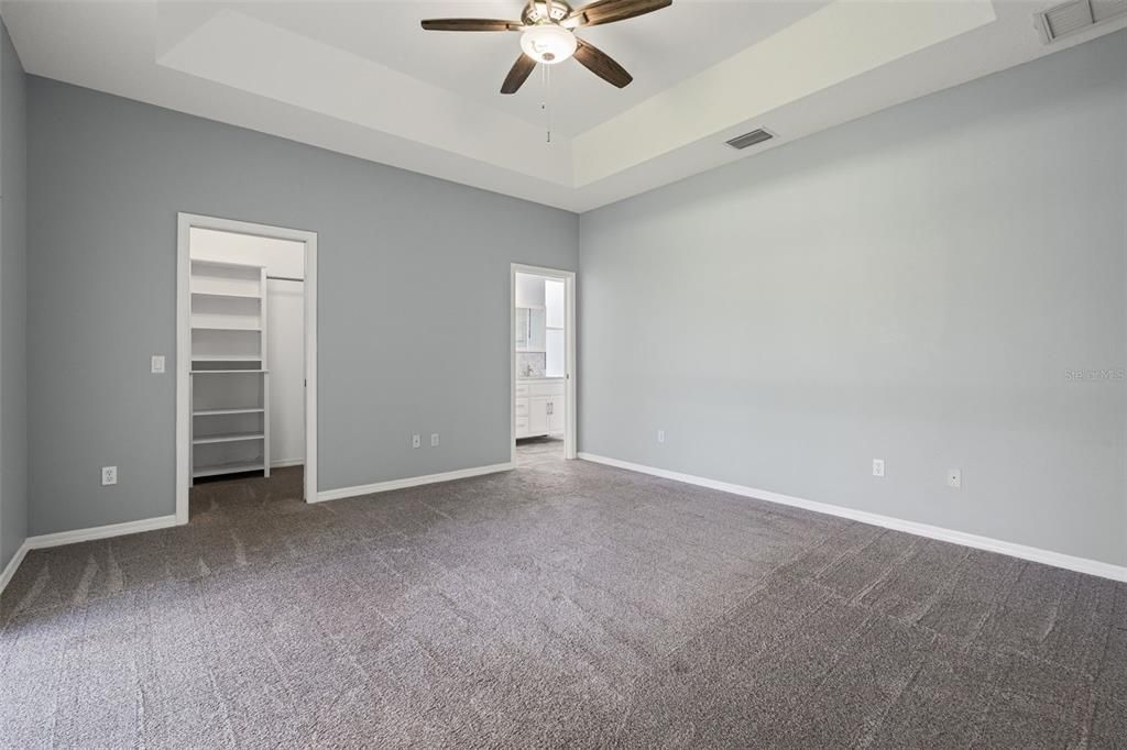 For Sale: $410,000 (3 beds, 2 baths, 1553 Square Feet)
