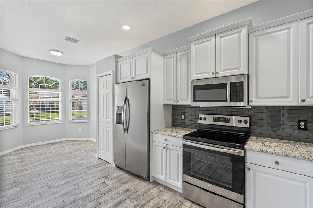 For Sale: $410,000 (3 beds, 2 baths, 1553 Square Feet)