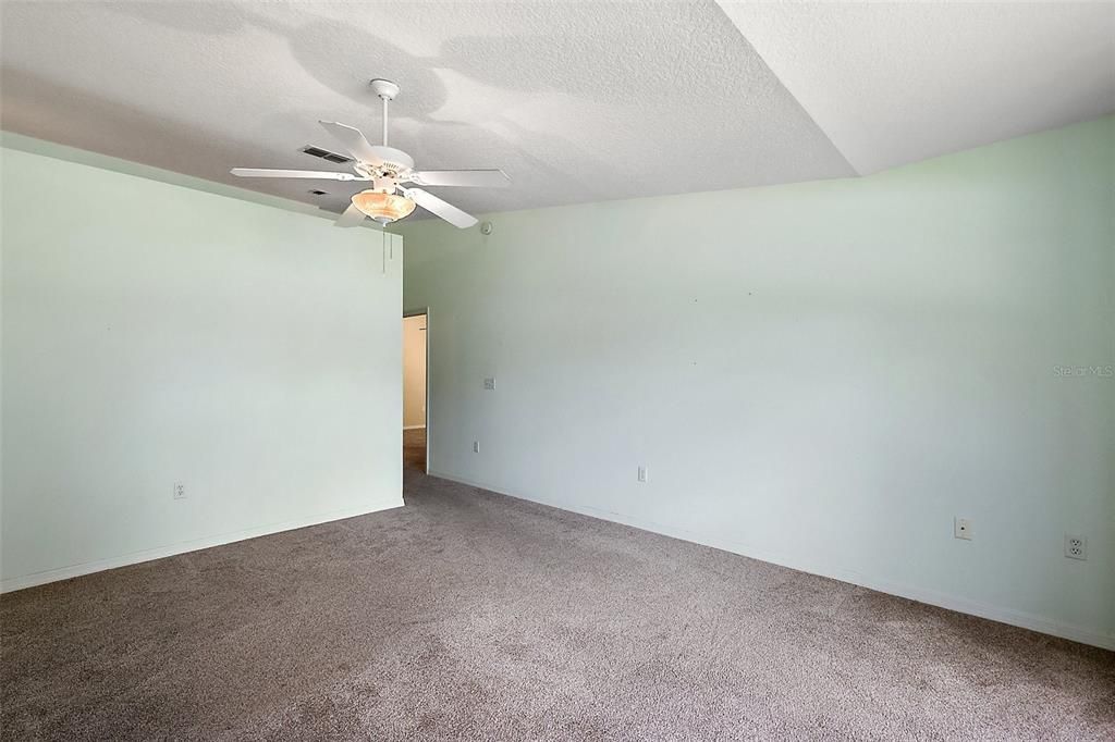 For Sale: $229,900 (3 beds, 2 baths, 1908 Square Feet)