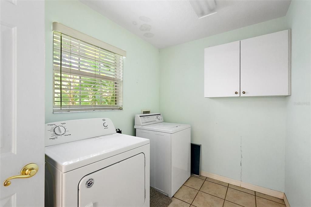 For Sale: $229,900 (3 beds, 2 baths, 1908 Square Feet)