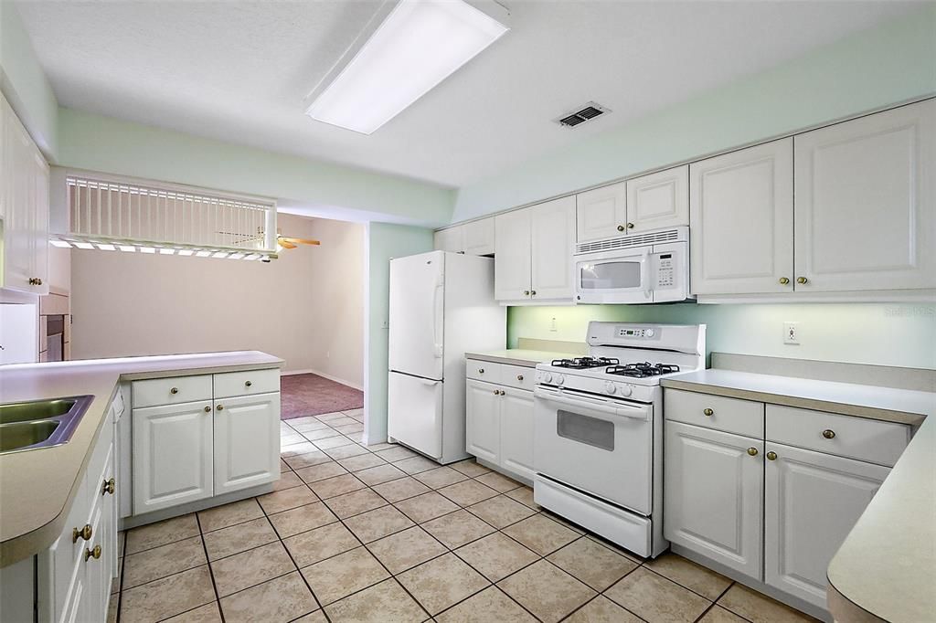 For Sale: $229,900 (3 beds, 2 baths, 1908 Square Feet)