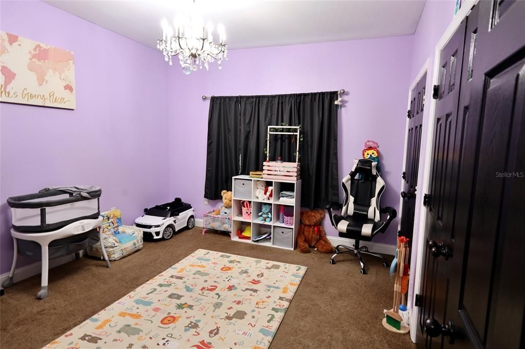 En Venta: $380,000 (3 camas, 2 baños, 2434 Pies cuadrados)