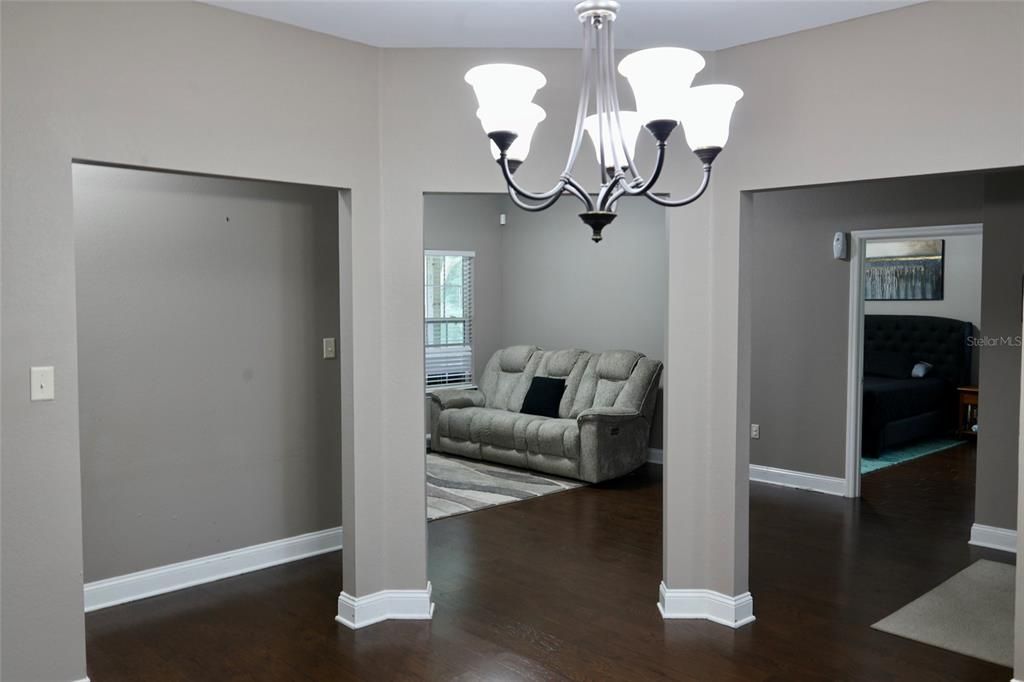 En Venta: $380,000 (3 camas, 2 baños, 2434 Pies cuadrados)