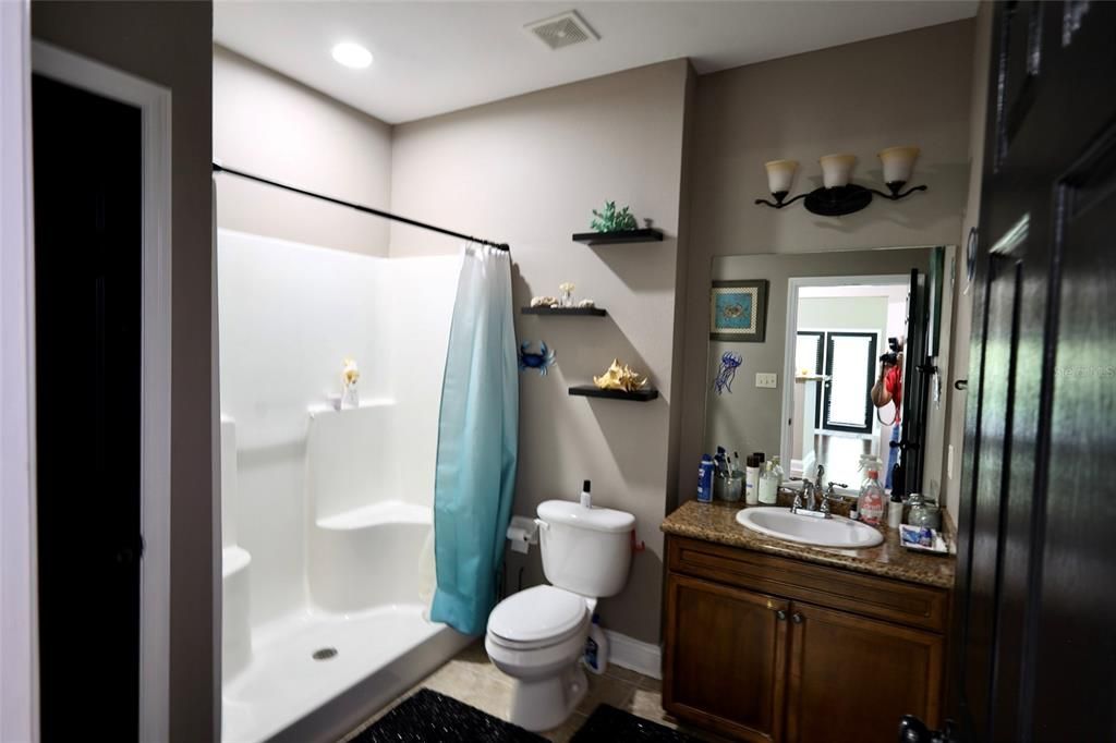 En Venta: $380,000 (3 camas, 2 baños, 2434 Pies cuadrados)