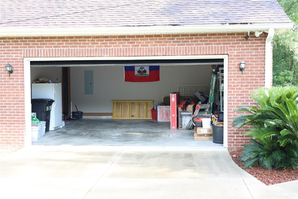 En Venta: $380,000 (3 camas, 2 baños, 2434 Pies cuadrados)