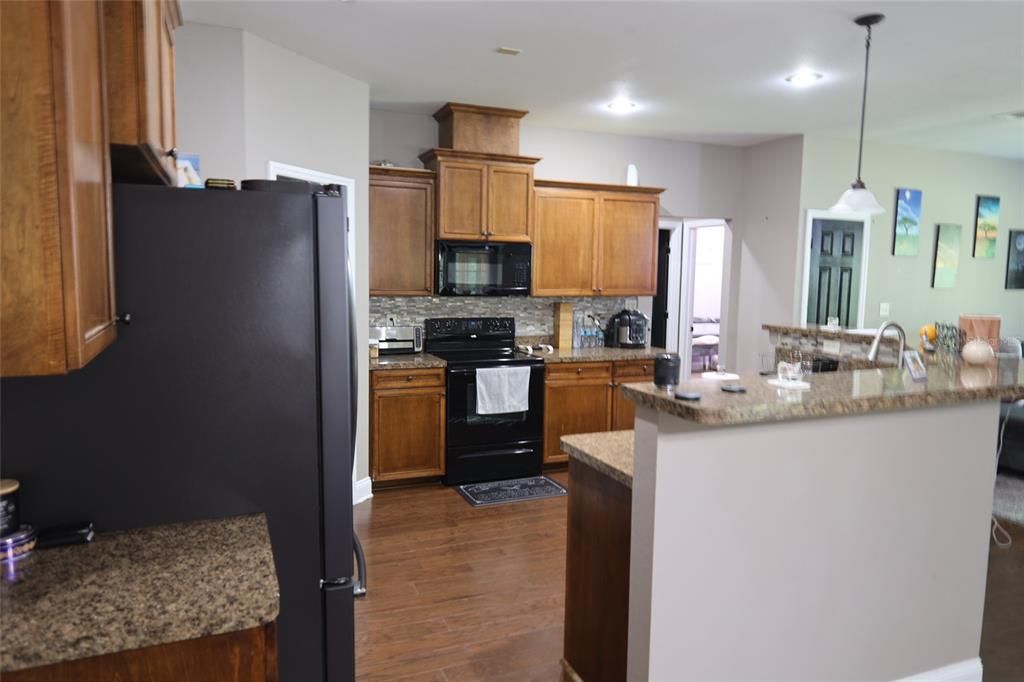 En Venta: $380,000 (3 camas, 2 baños, 2434 Pies cuadrados)