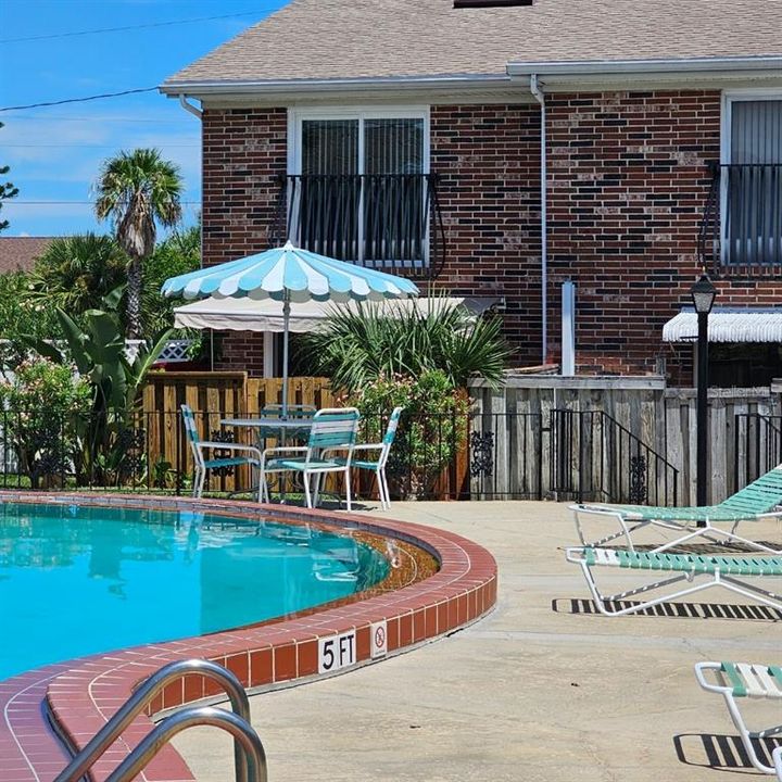 For Sale: $154,000 (2 beds, 1 baths, 1122 Square Feet)