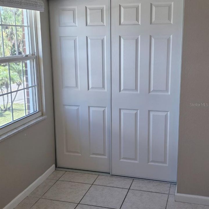 For Sale: $154,000 (2 beds, 1 baths, 1122 Square Feet)