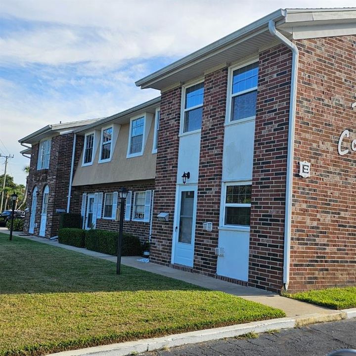 For Sale: $154,000 (2 beds, 1 baths, 1122 Square Feet)