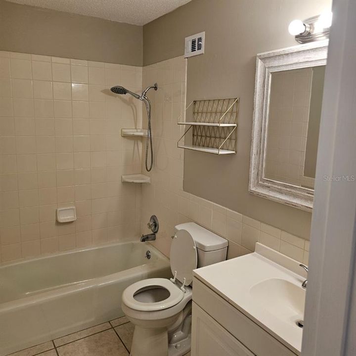 For Sale: $154,000 (2 beds, 1 baths, 1122 Square Feet)