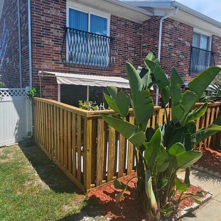 For Sale: $154,000 (2 beds, 1 baths, 1122 Square Feet)