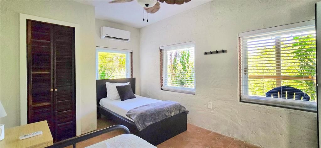 For Sale: $1,499,000 (6 beds, 5 baths, 3000 Square Feet)
