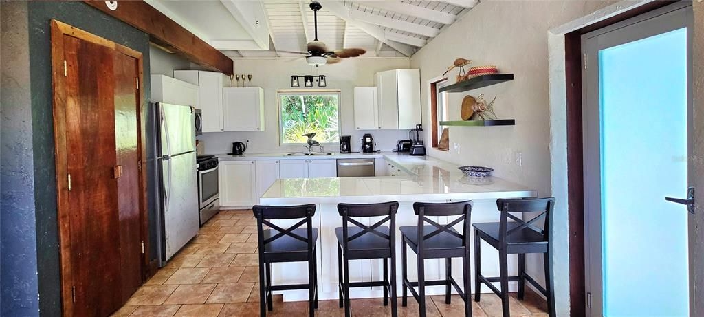 For Sale: $1,499,000 (6 beds, 5 baths, 3000 Square Feet)