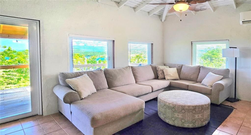 For Sale: $1,499,000 (6 beds, 5 baths, 3000 Square Feet)
