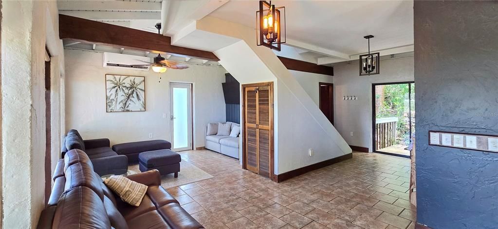 For Sale: $1,499,000 (6 beds, 5 baths, 3000 Square Feet)