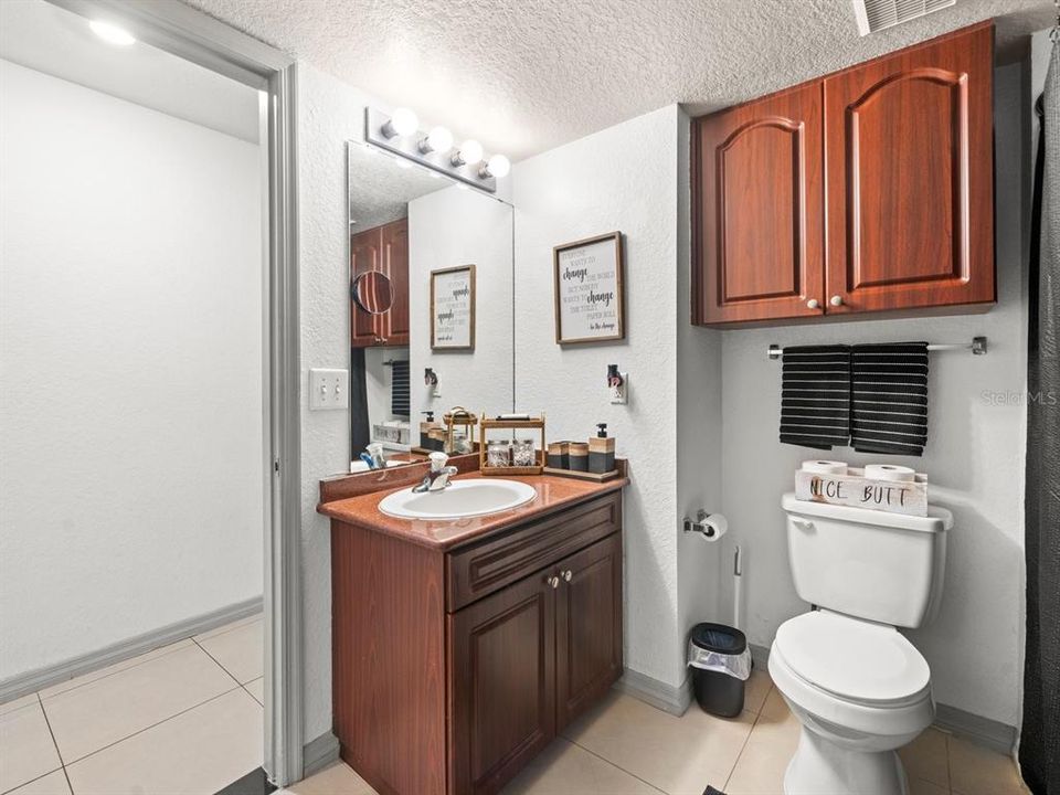 Active With Contract: $140,900 (2 beds, 2 baths, 1113 Square Feet)