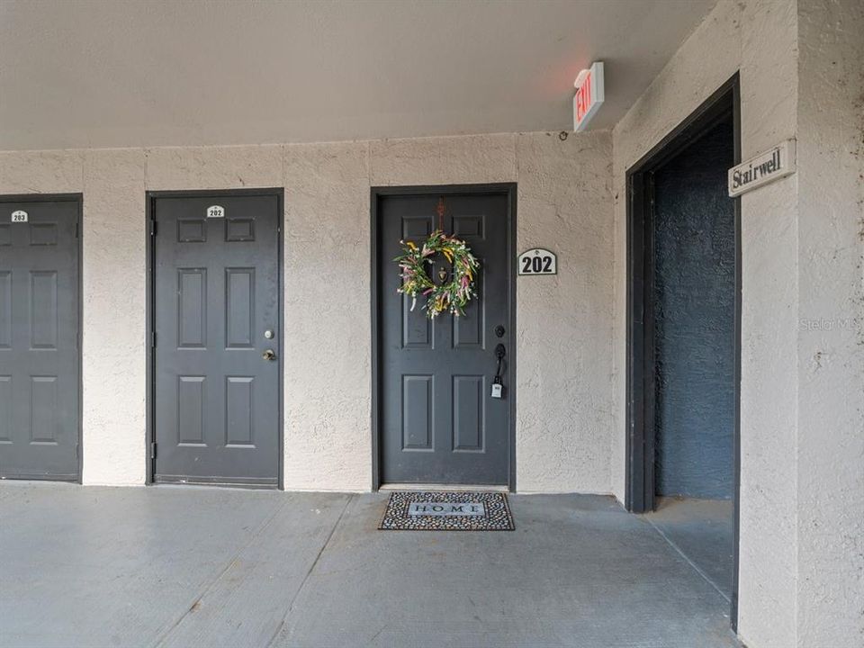 Active With Contract: $140,900 (2 beds, 2 baths, 1113 Square Feet)