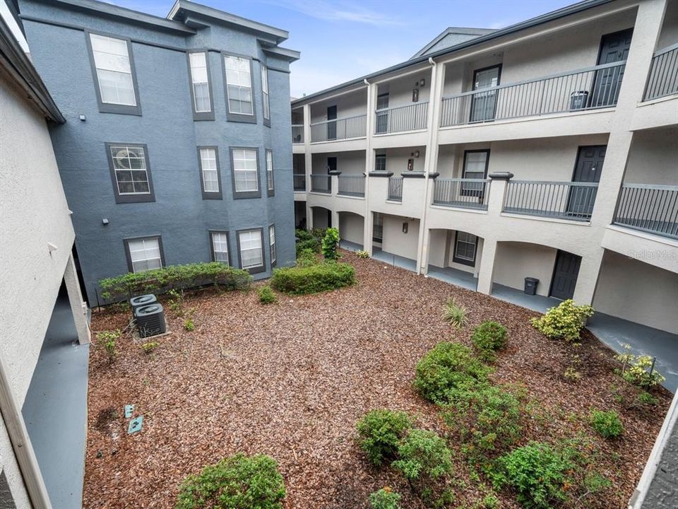 Active With Contract: $140,900 (2 beds, 2 baths, 1113 Square Feet)