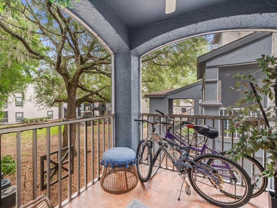 Active With Contract: $140,900 (2 beds, 2 baths, 1113 Square Feet)