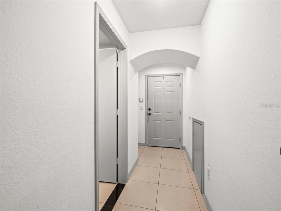 Active With Contract: $140,900 (2 beds, 2 baths, 1113 Square Feet)