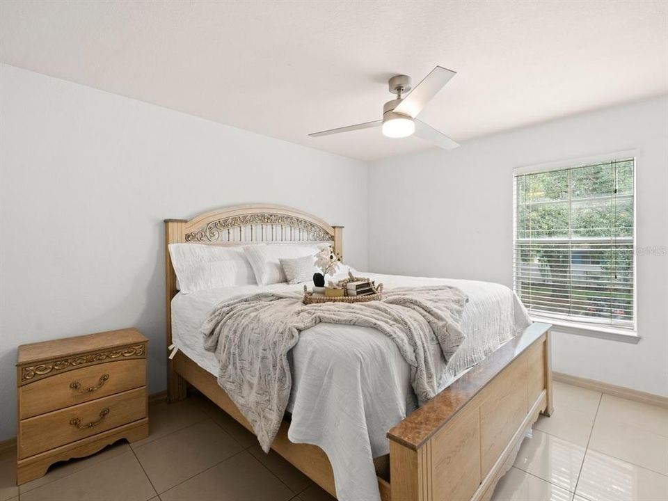 Active With Contract: $140,900 (2 beds, 2 baths, 1113 Square Feet)