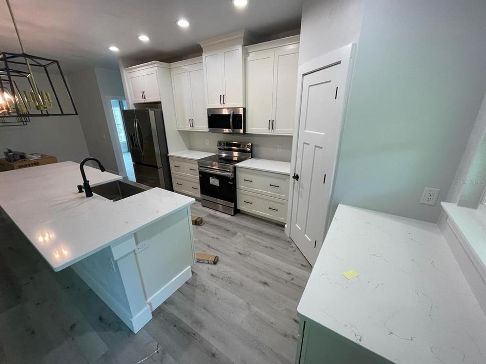 For Rent: $3,250 (4 beds, 3 baths, 1971 Square Feet)