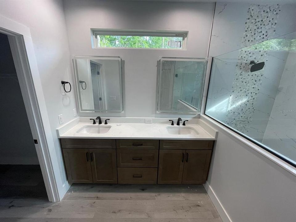 For Rent: $3,250 (4 beds, 3 baths, 1971 Square Feet)