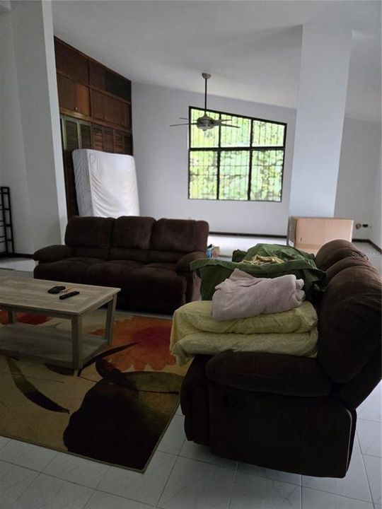 待售: $599,000 (5 贝兹, 4 浴室, 4743 平方英尺)