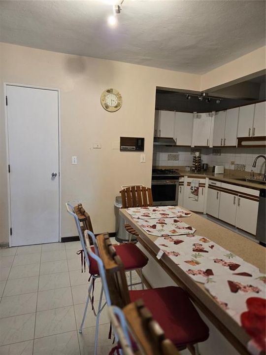 待售: $599,000 (5 贝兹, 4 浴室, 4743 平方英尺)