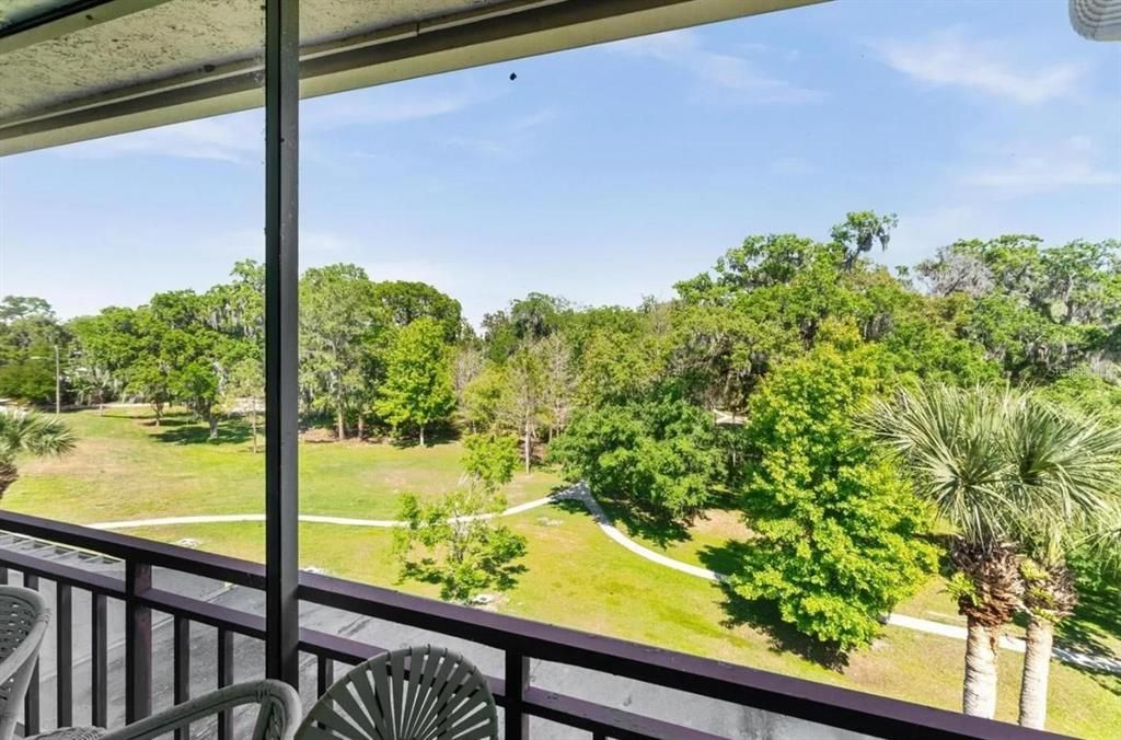 出租: $2,000 (2 贝兹, 2 浴室, 1137 平方英尺)