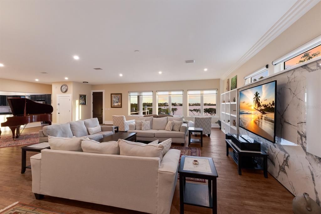 待售: $1,895,000 (5 贝兹, 4 浴室, 4142 平方英尺)