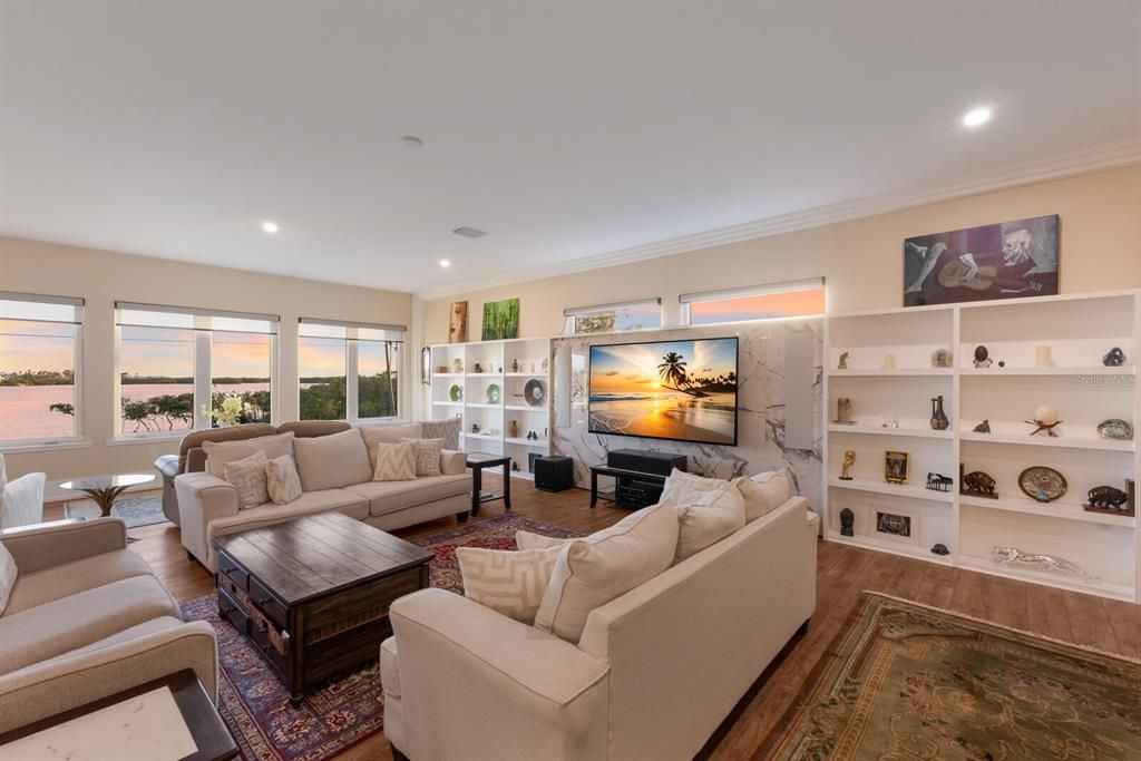 待售: $1,895,000 (5 贝兹, 4 浴室, 4142 平方英尺)