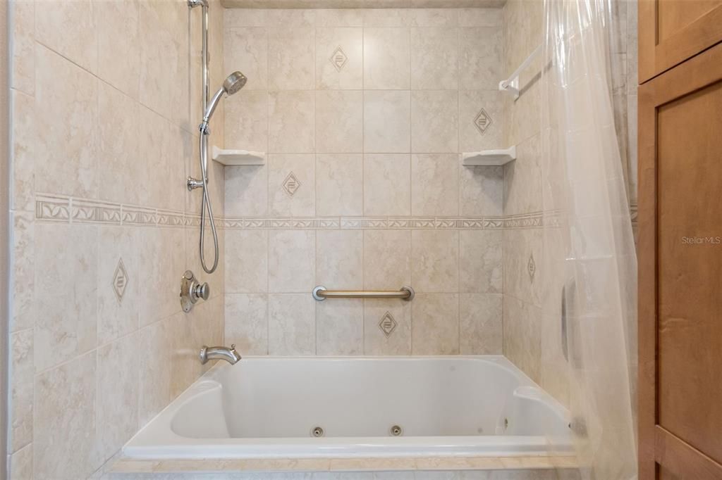 En Venta: $724,900 (3 camas, 2 baños, 2790 Pies cuadrados)