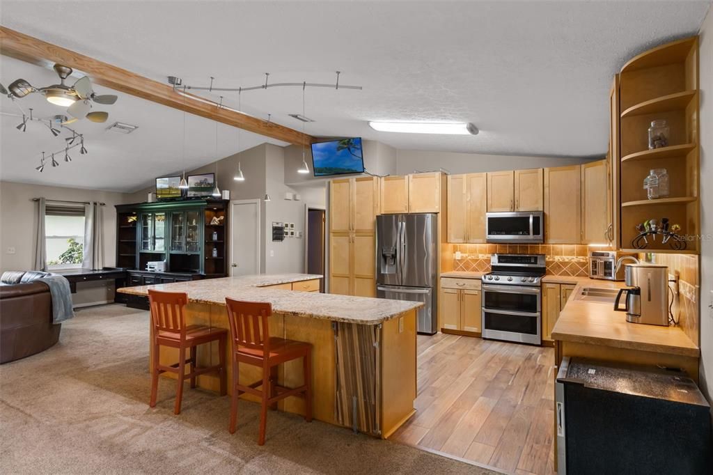 En Venta: $724,900 (3 camas, 2 baños, 2790 Pies cuadrados)