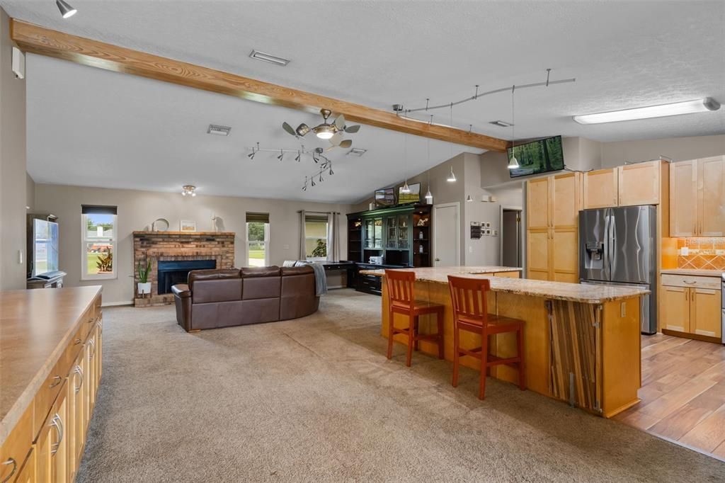 En Venta: $724,900 (3 camas, 2 baños, 2790 Pies cuadrados)