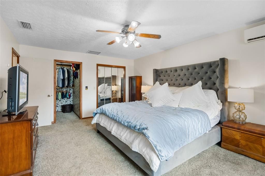 En Venta: $724,900 (3 camas, 2 baños, 2790 Pies cuadrados)