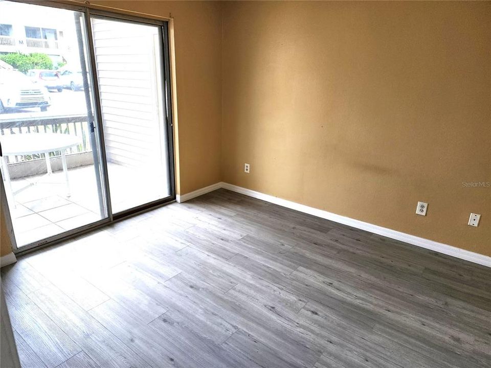 For Rent: $1,350 (2 beds, 2 baths, 833 Square Feet)
