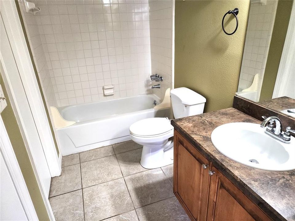 For Rent: $1,350 (2 beds, 2 baths, 833 Square Feet)