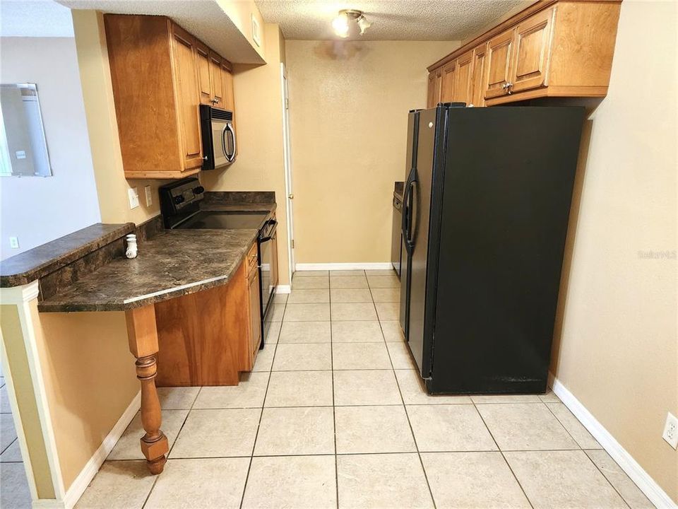 For Rent: $1,350 (2 beds, 2 baths, 833 Square Feet)