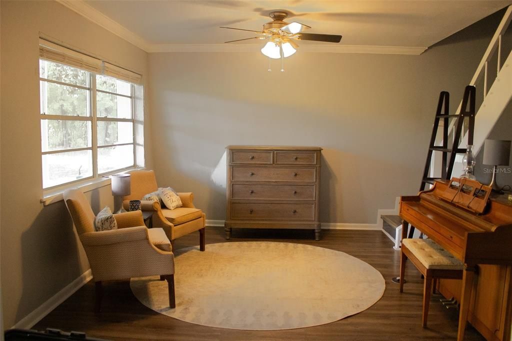 For Sale: $459,900 (3 beds, 2 baths, 1890 Square Feet)