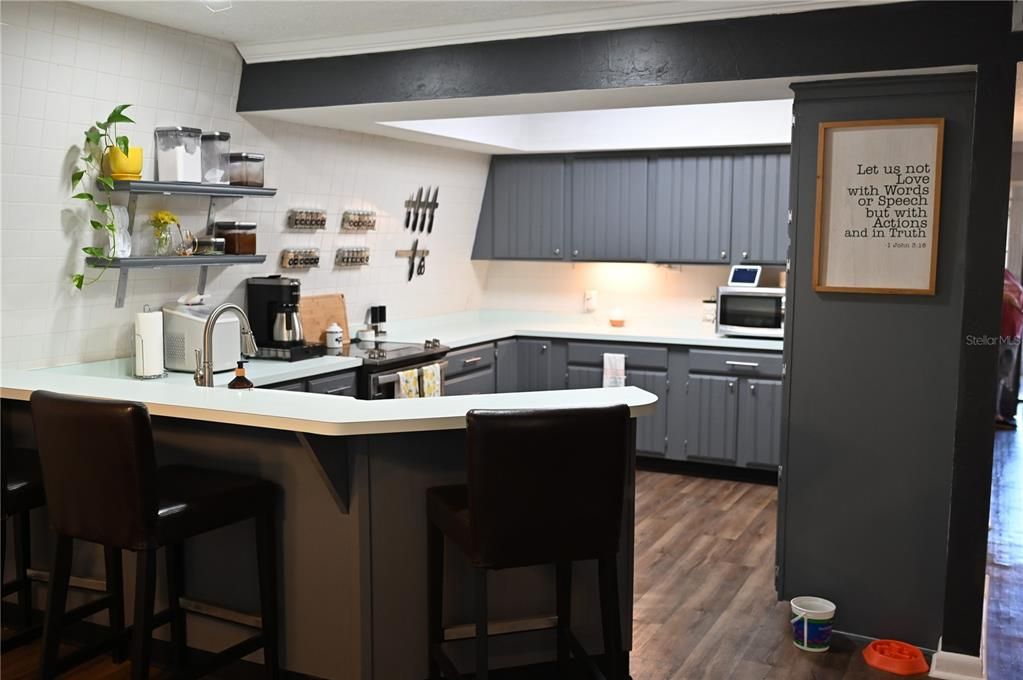 For Sale: $459,900 (3 beds, 2 baths, 1890 Square Feet)