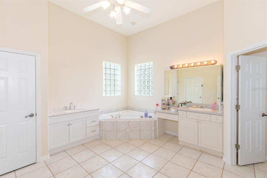 For Sale: $770,650 (4 beds, 3 baths, 2936 Square Feet)