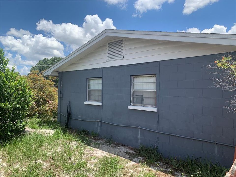 Active With Contract: $169,000 (4 beds, 2 baths, 1520 Square Feet)